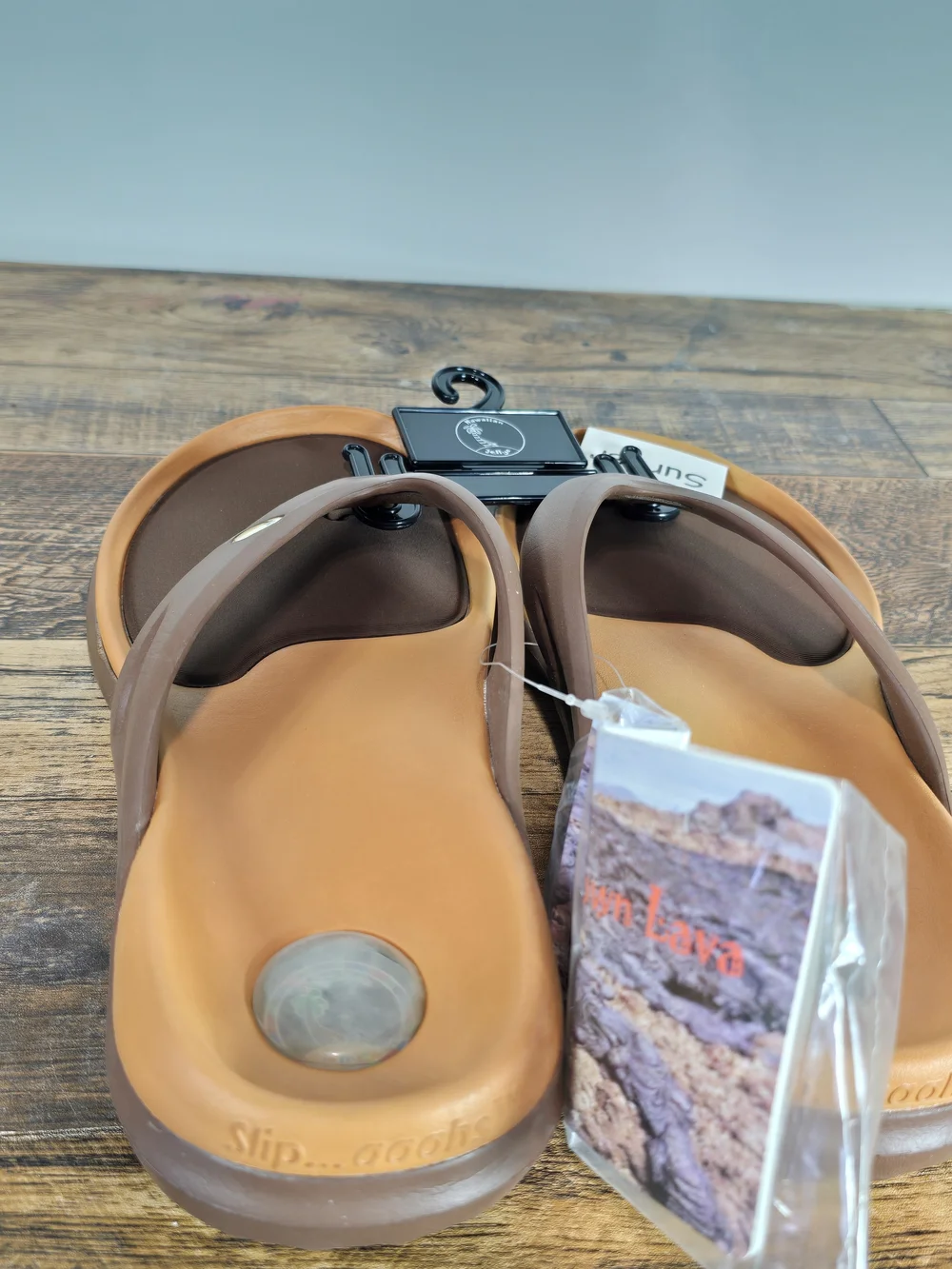 Men's Brown and Tan Men's Flip Flop Sandals Size 7